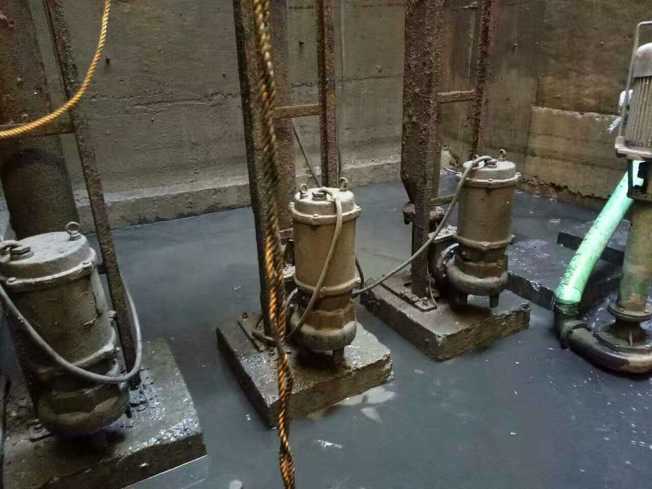 达拉特污水池清理